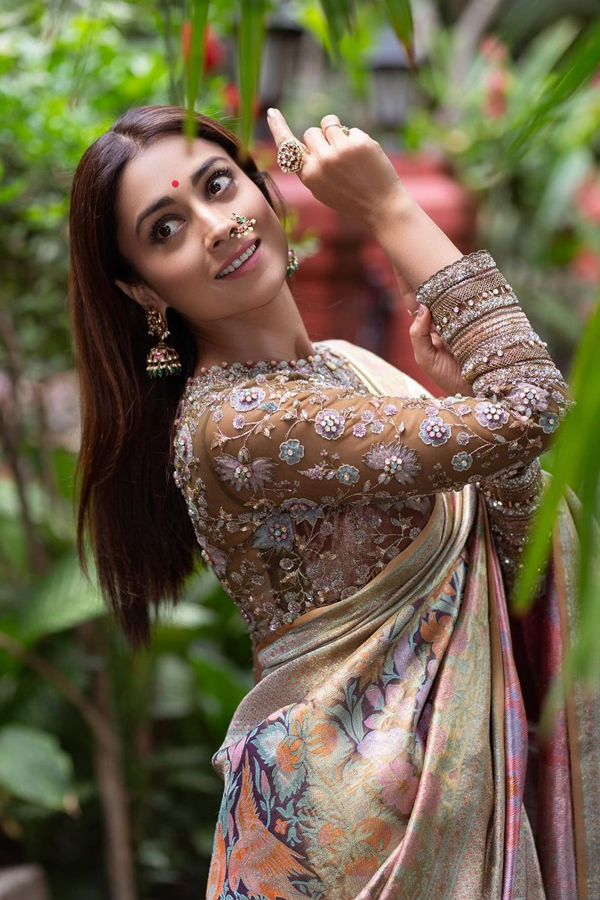 Shriya-Saran-11.jpg 12