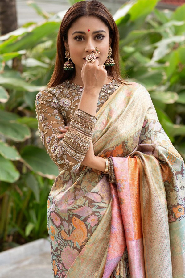 Shriya-Saran-12.jpg 13