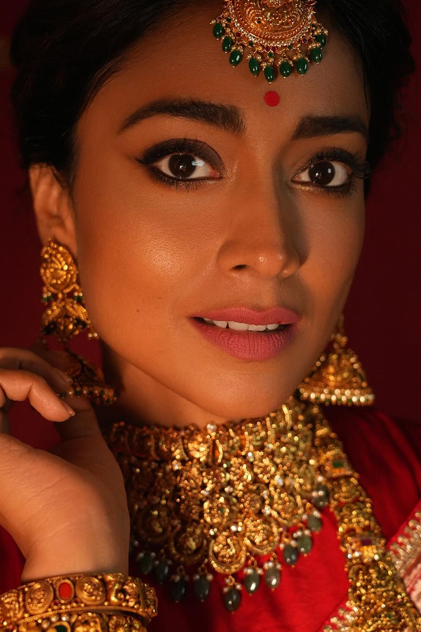 Shriya-Saran-3.jpg 4