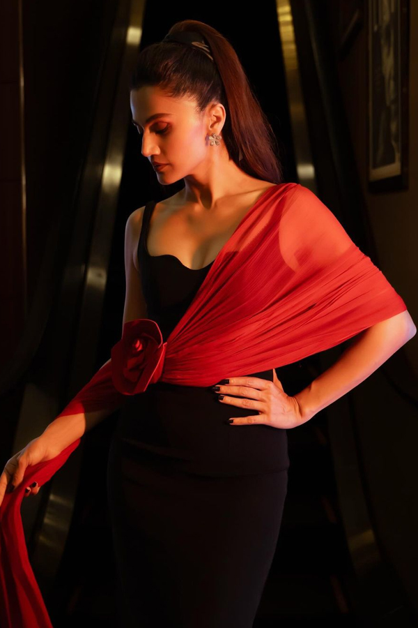 Taapsee-Pannu-17.jpg 18