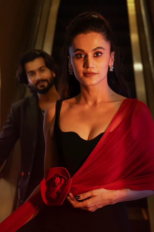 Taapsee-Pannu-18.jpg 19