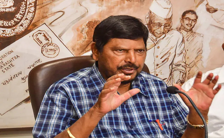 ramdas-athawakl.jpg
