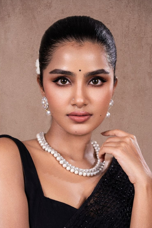 Anupama-Parameswaran-4.jpg 9