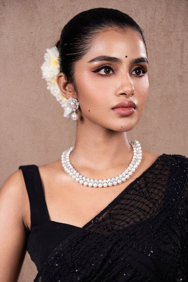 Anupama-Parameswaran-6.jpg 11