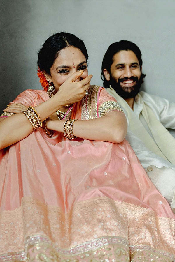 Naga_20Chaitanya_2C_20Sobhita_20Dhulipala_20are_20engaged_3B_20Nagarjuna_20shares_20First_20Photos_20_288_29.jpg 9