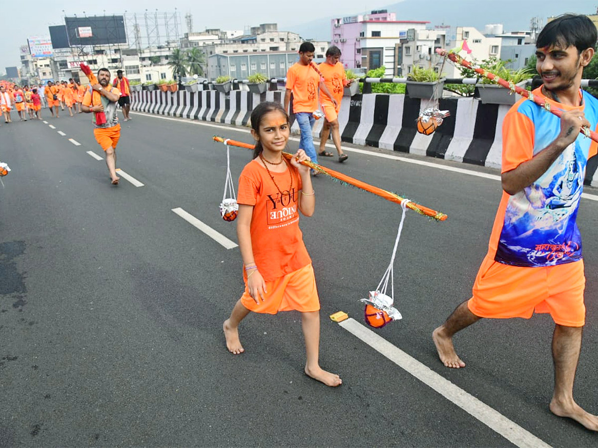Grandly_20Celebrated_20Kavad_20Yatra_20Marwari_10.jpg 10