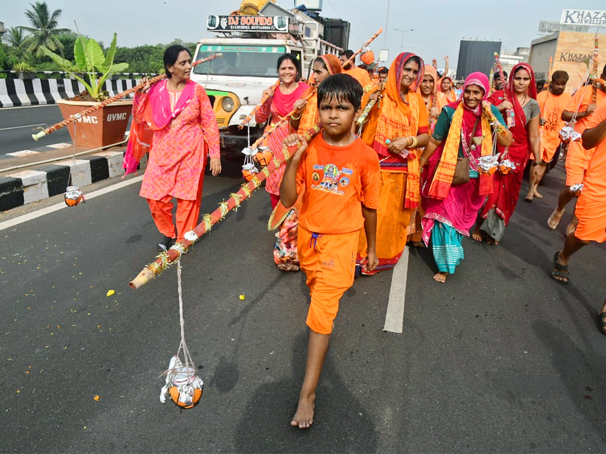 Grandly_20Celebrated_20Kavad_20Yatra_20Marwari_3.jpg 3