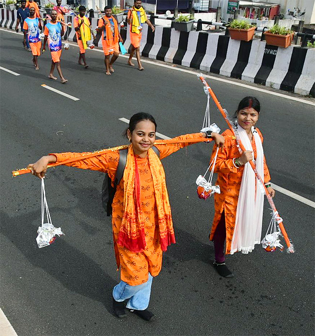 Grandly_20Celebrated_20Kavad_20Yatra_20Marwari_4.jpg 4