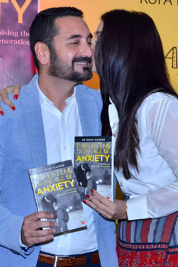 Is_20a_20Doctor_20the_20Reason_20Behind_20Aishwarya_20Rai_20and_20Abhishek_20Bachchans_20divorce_20Photos_20_285_29.jpg 6