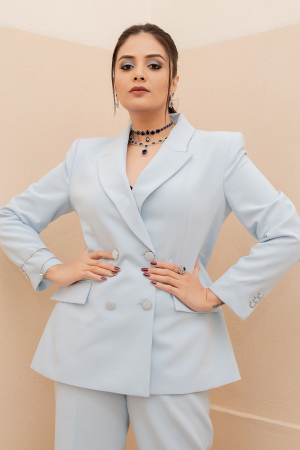 Sreemukhi-5.jpg 6