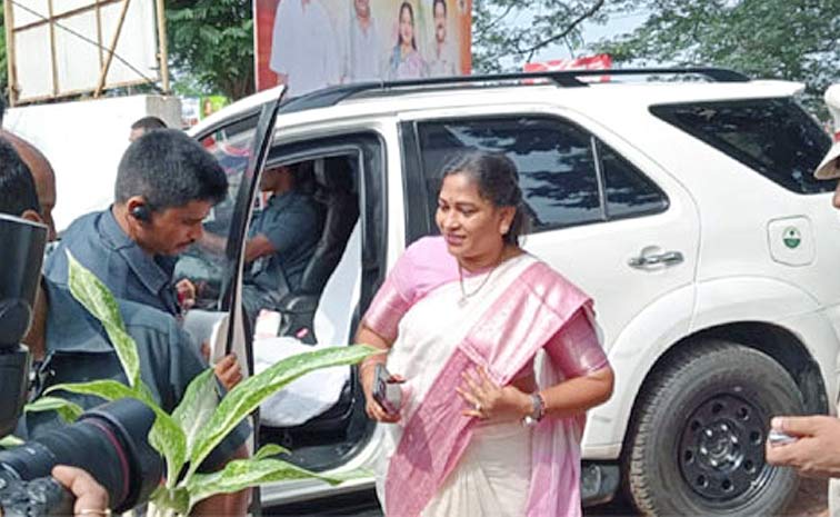 Vangalapudi-Anitha.jpg