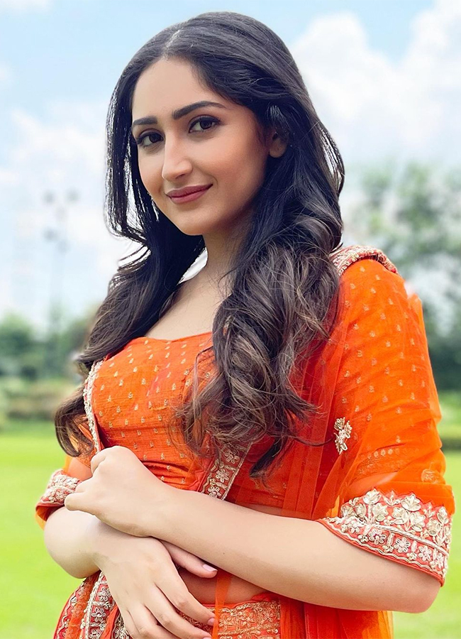 Actress_20sayyeshaa_20saigal_20birthday_20special_20photos_12.jpg 12