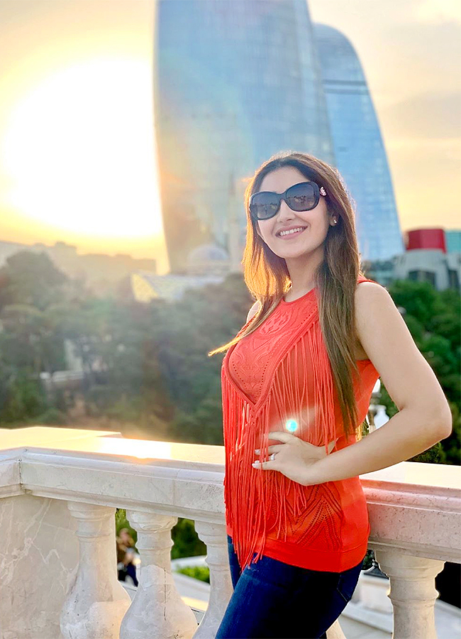 Actress_20sayyeshaa_20saigal_20birthday_20special_20photos_15.jpg 15