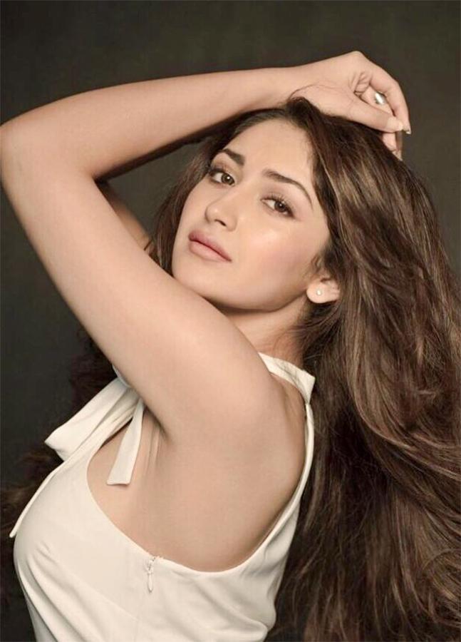 Actress_20sayyeshaa_20saigal_20birthday_20special_20photos_3.jpg 3