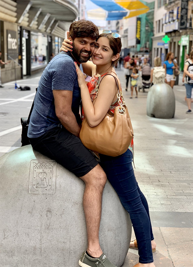 Actress_20sayyeshaa_20saigal_20birthday_20special_20photos_6.jpg 6