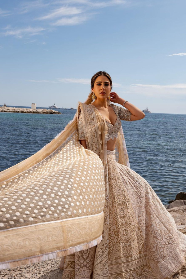 Sara-Ali-Khan-24.jpg 25