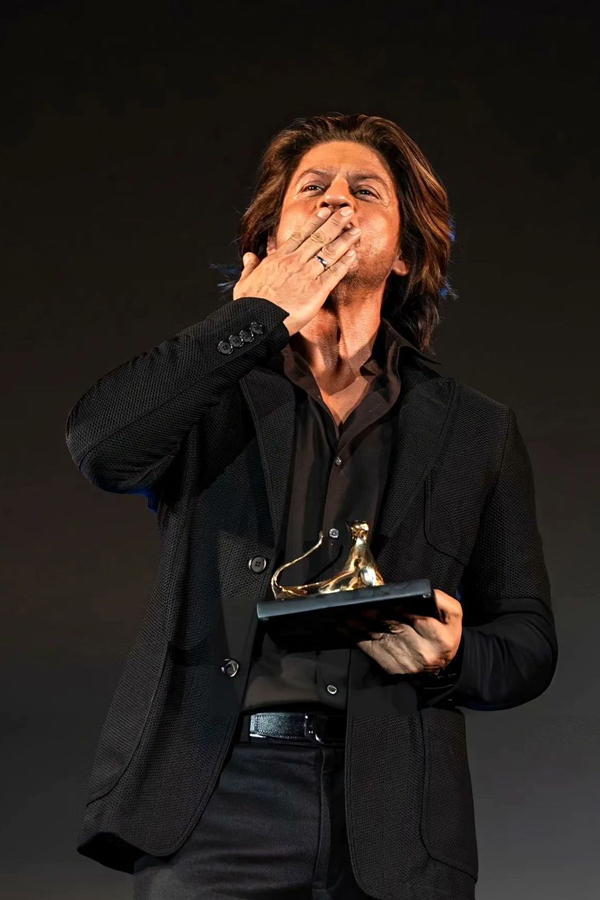 Shah-Rukh-Khan_Locarno-Film-Festival-6.jpg 7
