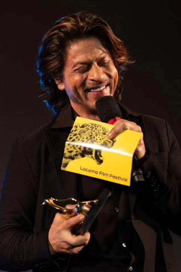 Shah-Rukh-Khan_Locarno-Film-Festival-9.jpg 10