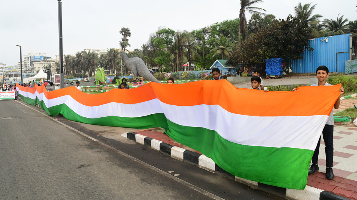 Har_20Ghar_20tiranga_20photos__20_2814_29.jpg 14