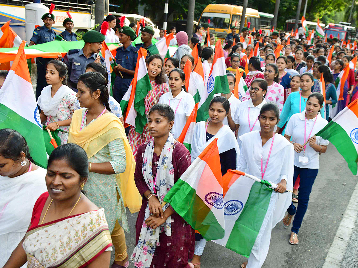 Har_20Ghar_20tiranga_20photos__20_2816_29.jpg 16