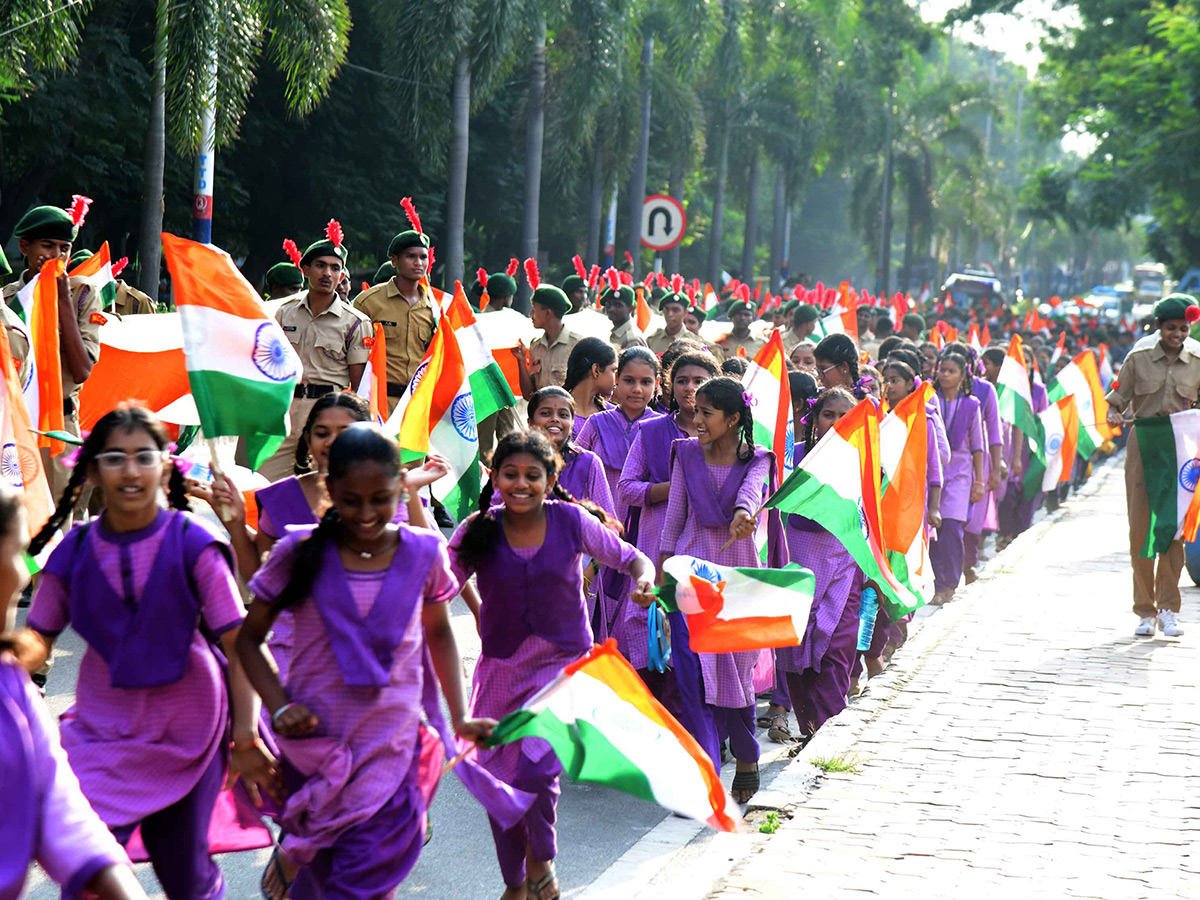 Har_20Ghar_20tiranga_20photos__20_2817_29.jpg 17
