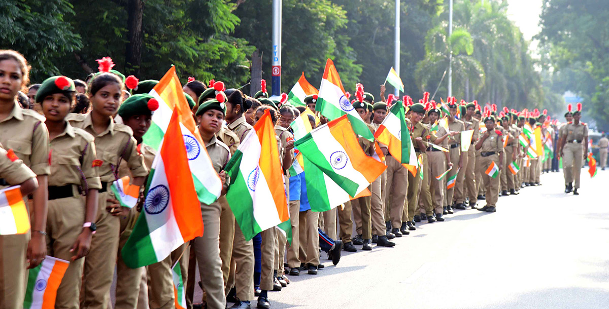 Har_20Ghar_20tiranga_20photos__20_2818_29.jpg 18