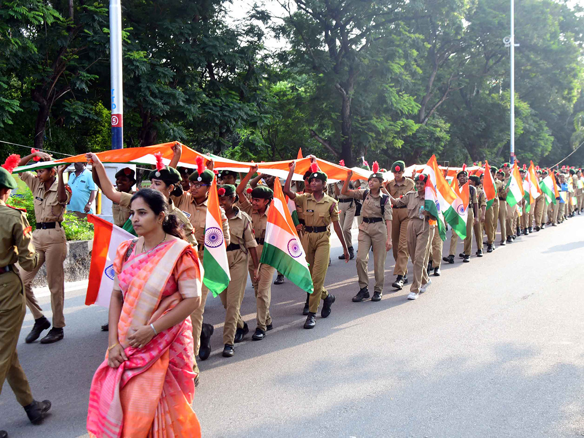 Har_20Ghar_20tiranga_20photos__20_2819_29.jpg 19