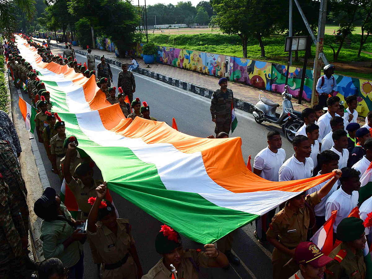 Har_20Ghar_20tiranga_20photos__20_2822_29.jpg 22