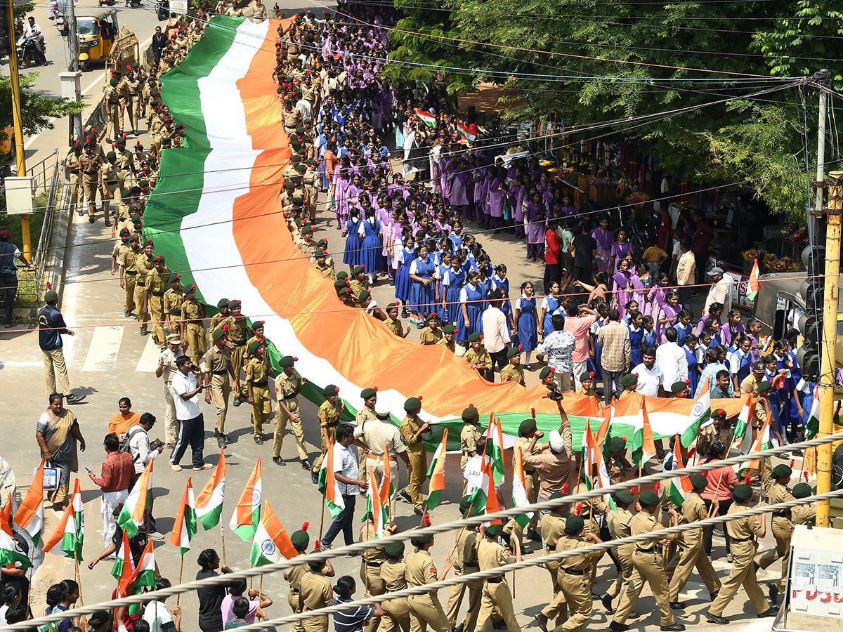Har_20Ghar_20tiranga_20photos__20_2827_29.jpg 27