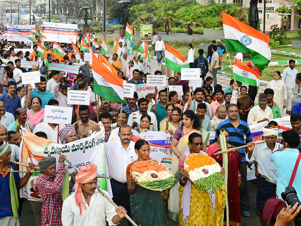 Har_20Ghar_20tiranga_20photos__20_282_29.jpg 2