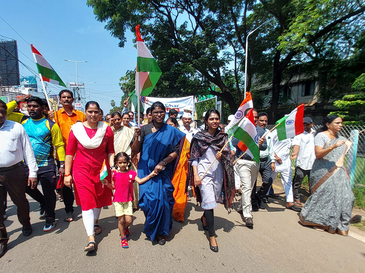 Har_20Ghar_20tiranga_20photos__20_2831_29.jpg 31