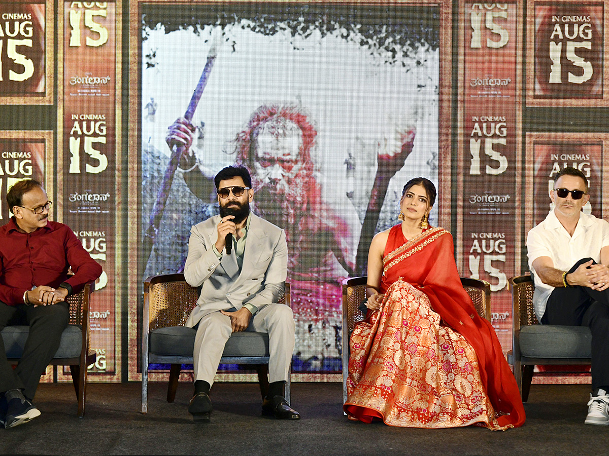 Vikram_20Thangalaan_20Team_20in_20Visakhapatnam_2.jpg 2