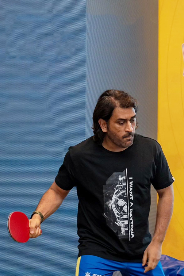 1.Dhoni-.jpg 2