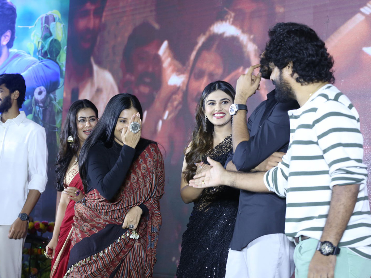 AAY_20Movie_20Pre_20Release_20Event_20Photos_23.jpg 22
