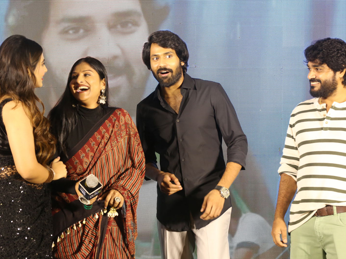 AAY_20Movie_20Pre_20Release_20Event_20Photos_26.jpg 25