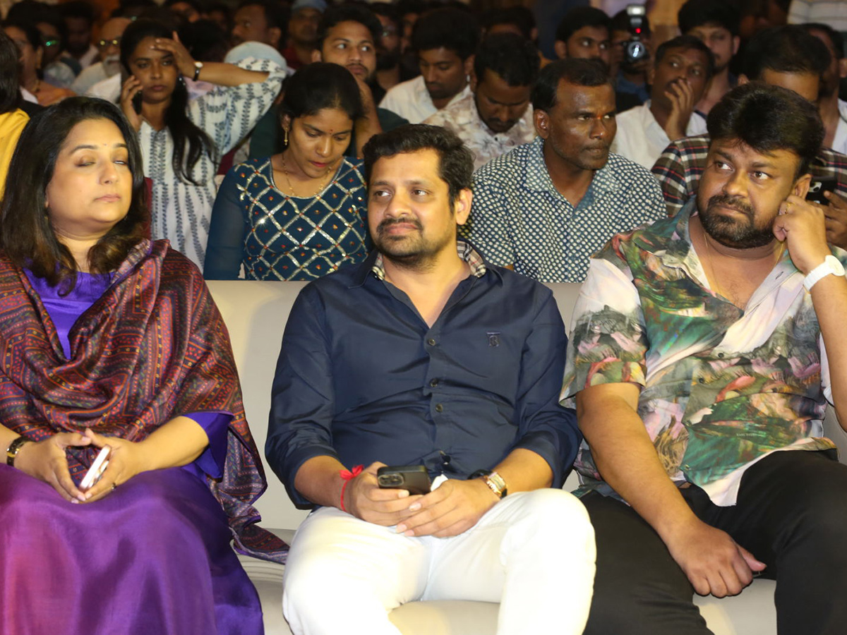 AAY_20Movie_20Pre_20Release_20Event_20Photos_29.jpg 27
