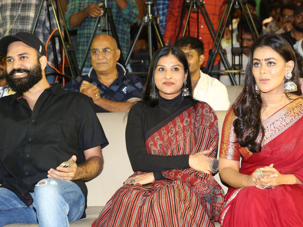 AAY_20Movie_20Pre_20Release_20Event_20Photos_33.jpg 31