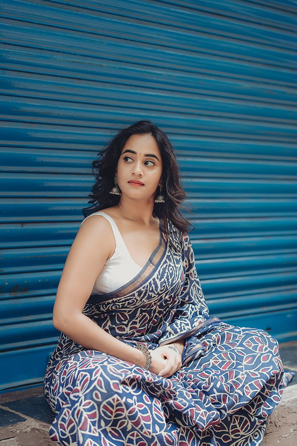 Deepthi-Sunaina-14.jpg 15