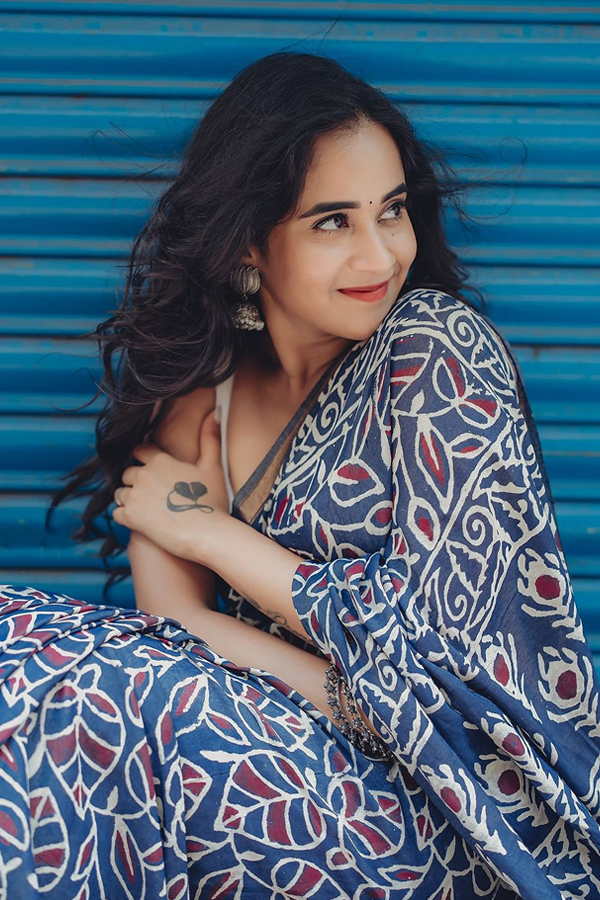 Deepthi-Sunaina-18.jpg 19
