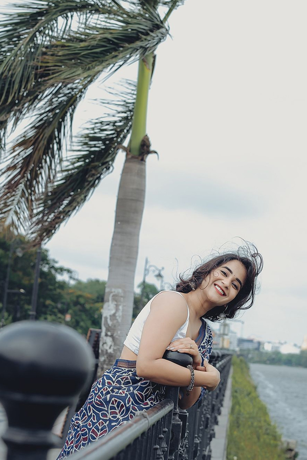 Deepthi-Sunaina-3.jpg 4