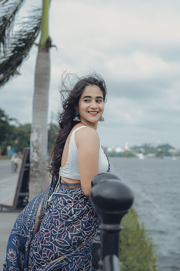 Deepthi-Sunaina-4.jpg 5