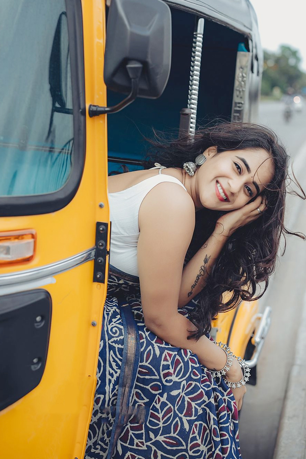 Deepthi-Sunaina-5.jpg 6