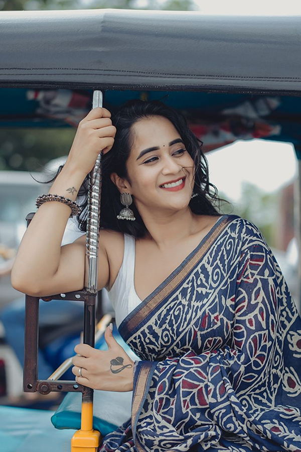 Deepthi-Sunaina-8.jpg 9