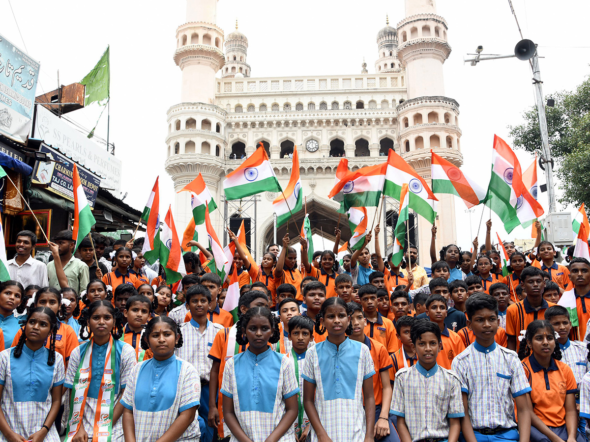 har_20ghar_20tiranga_20at_20hyderabad_20photos__20_281_29.jpg 1