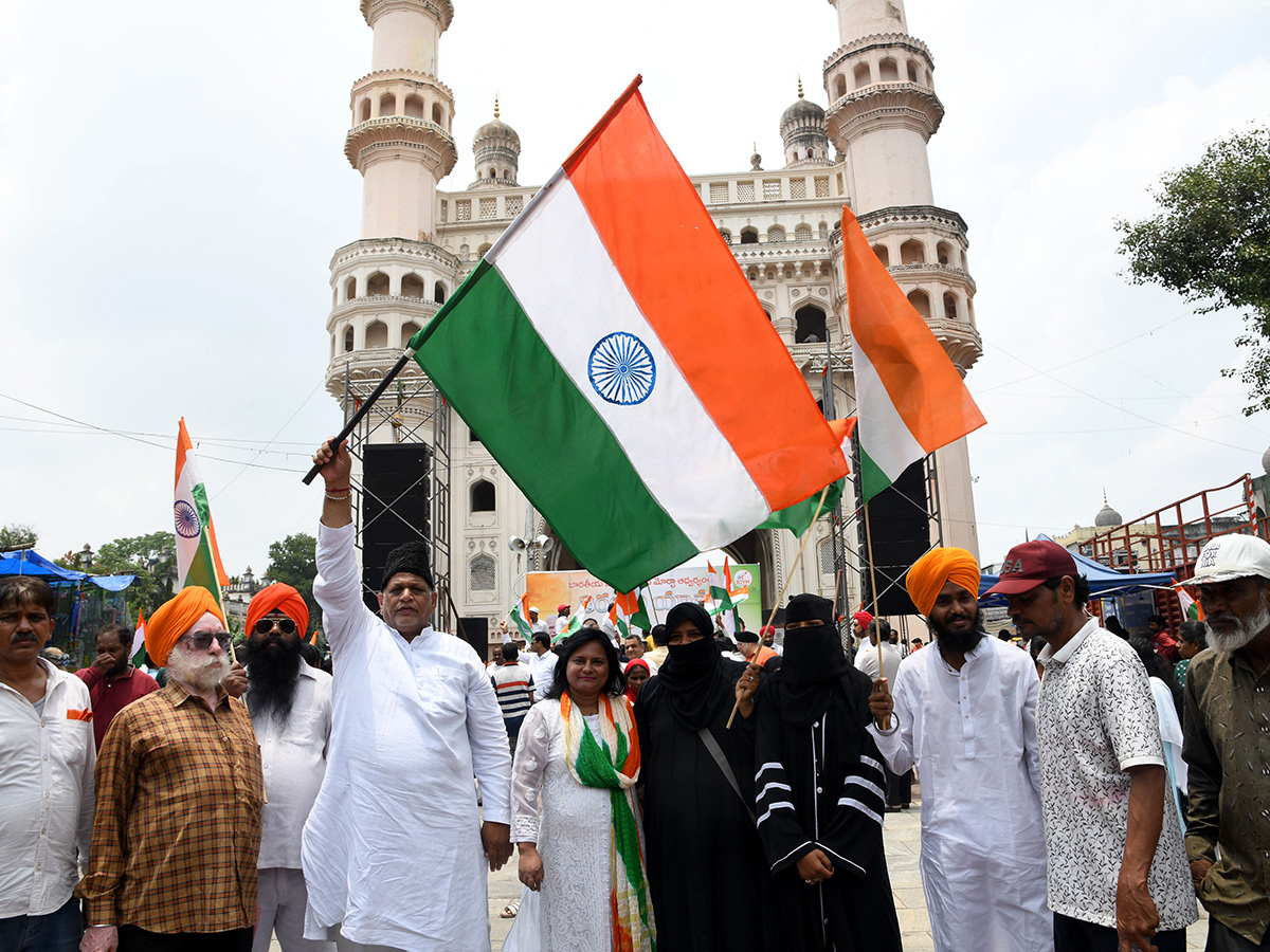 har_20ghar_20tiranga_20at_20hyderabad_20photos__20_285_29.jpg 5