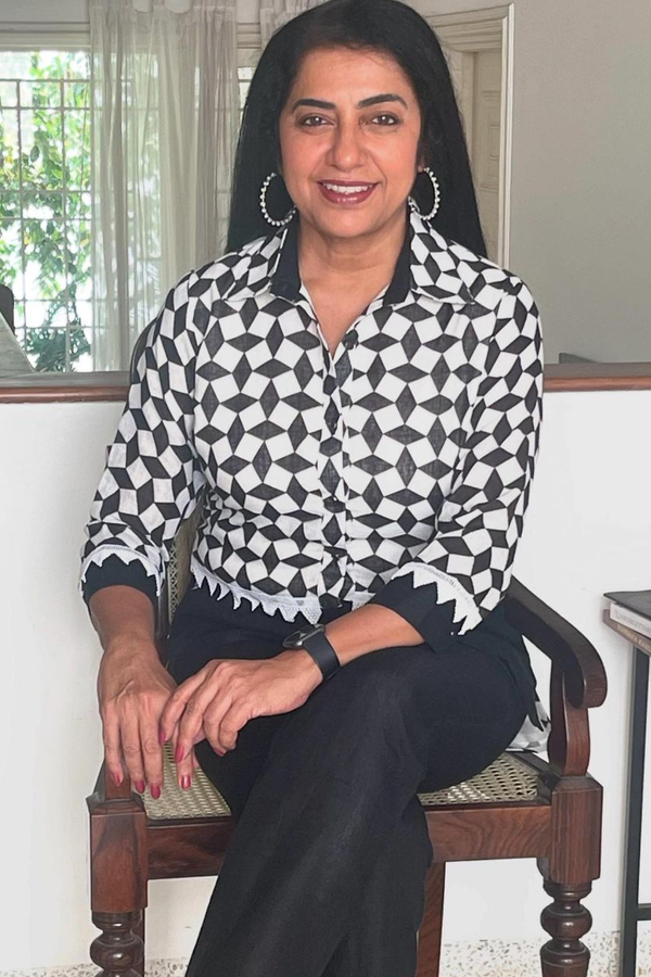Suhasini-Maniratnam-14.jpg 15