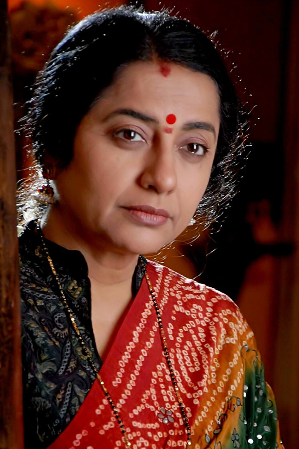 Suhasini-Maniratnam-7.jpg 8