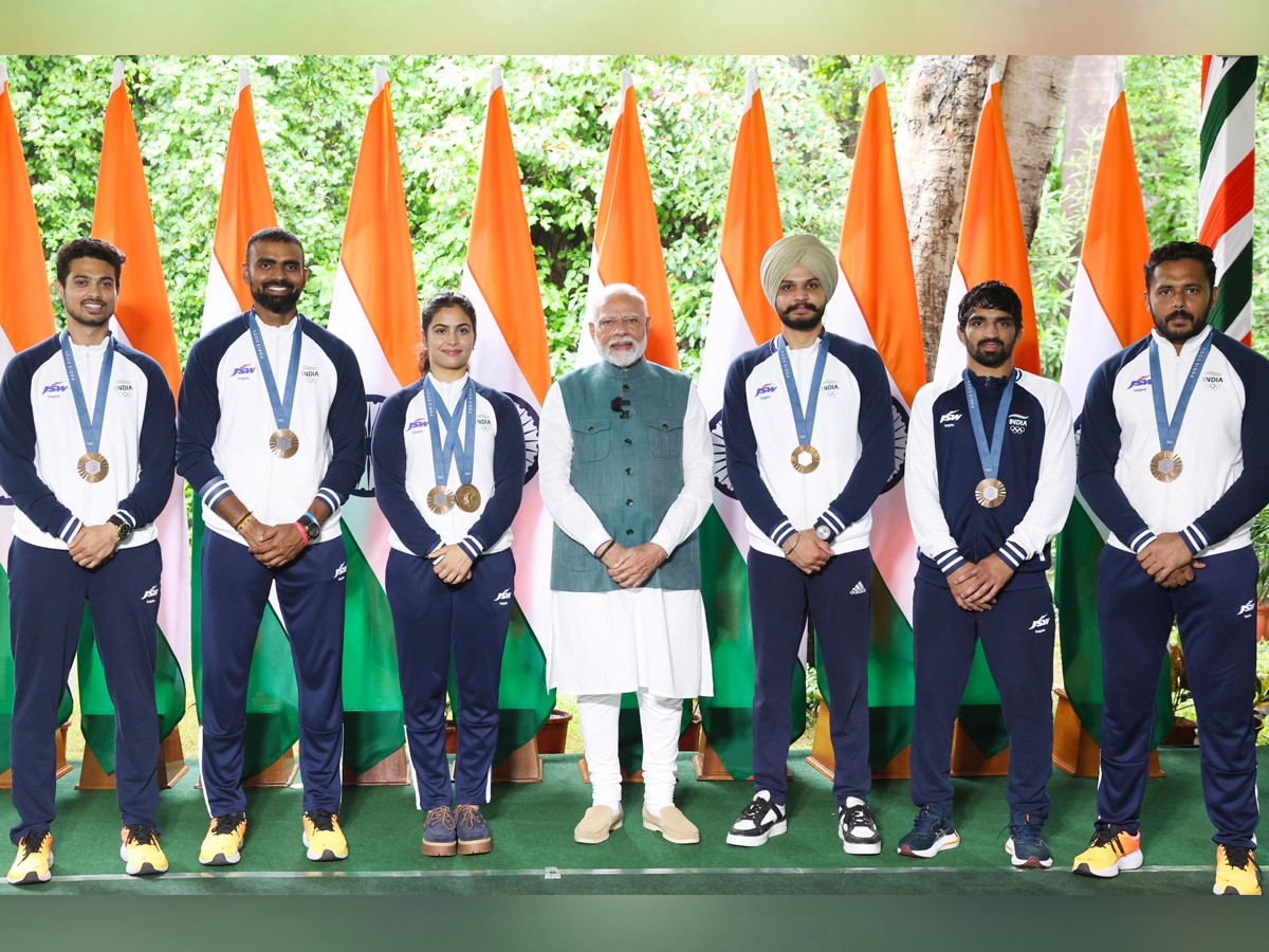 Droupadi-Murmu_Olympic-Players-16_0_0.jpg 19