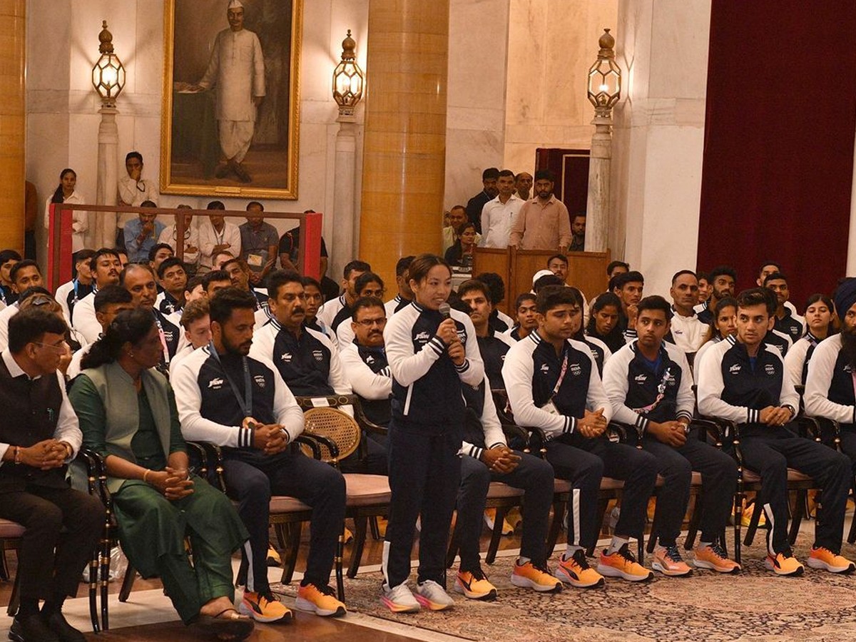 Droupadi-Murmu_Olympic-Players-3_0_0.jpg 6