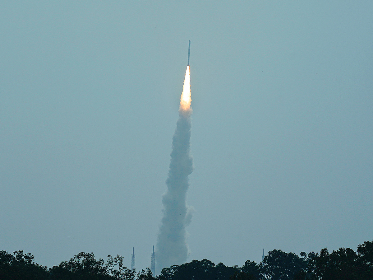 ISRO_20launches_20third_20SSLV_20carrying_20Earth_20Observation_20Satellite_20from_20Sriharikota_6.jpg 6